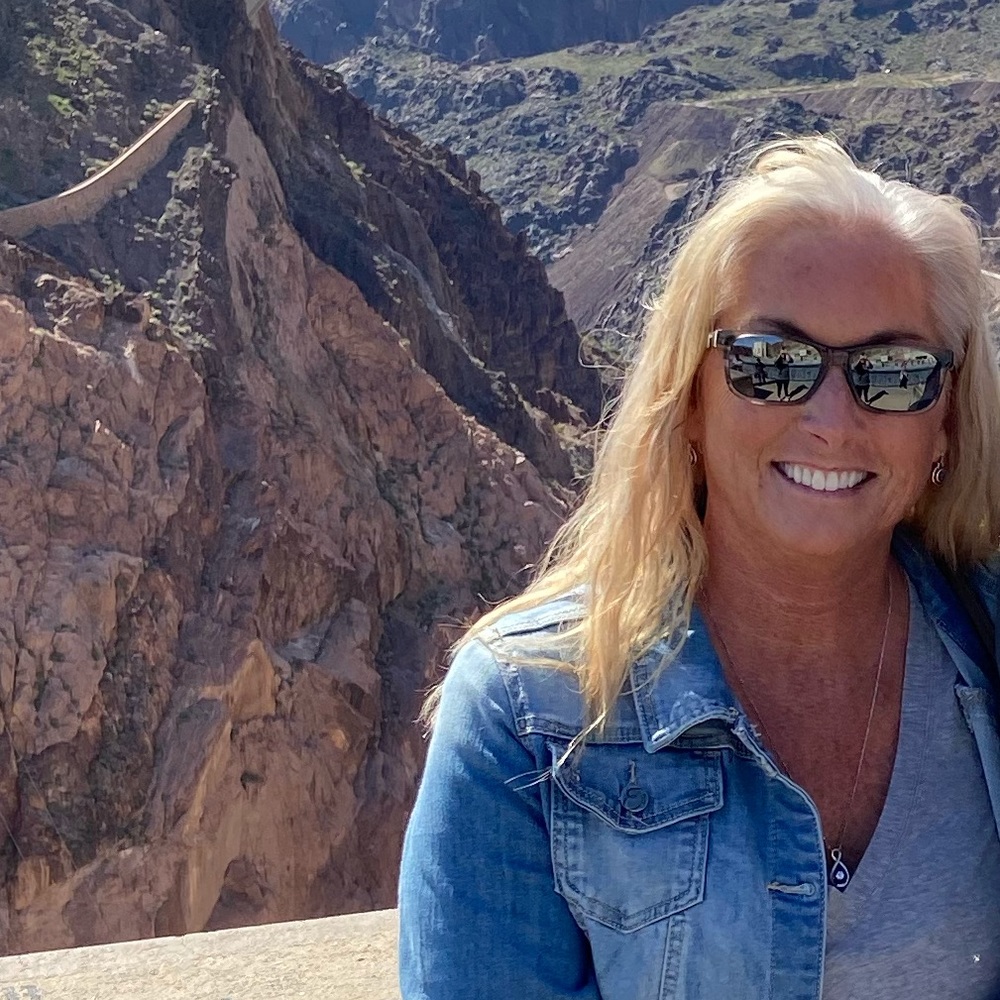 Meet your Posher, Julie